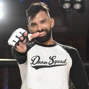 Meet your Posher, Carlos